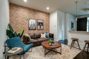 Lofts at 30th - Urban Sky Suite - 6 Minutes to Broadway